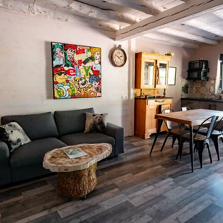 La Ferme De Jean Entre Lacs Et Montagnes Bed and Breakfast